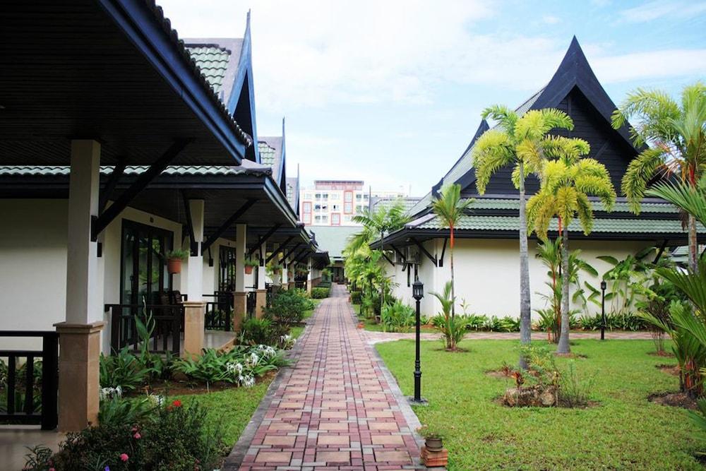 Airport Resort Phuket Nai Yang Beach Exterior foto