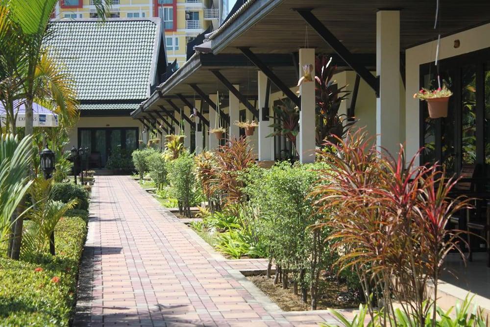 Airport Resort Phuket Nai Yang Beach Exterior foto